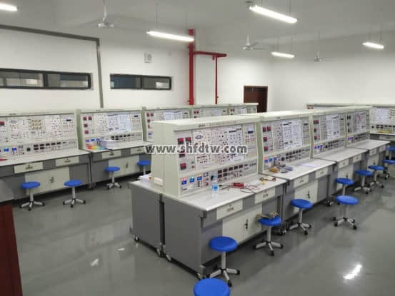 江西交通職業(yè)技術(shù)學(xué)院-TW-318Y電工電子電力拖動實驗裝置 