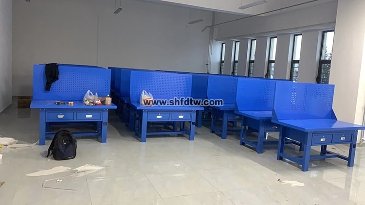可克達(dá)拉職業(yè)技術(shù)學(xué)院-2人單面座鉗工實訓(xùn)成套設(shè)備